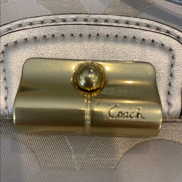 Coach Silver C Shoulder Bag - Picture 2 of 4